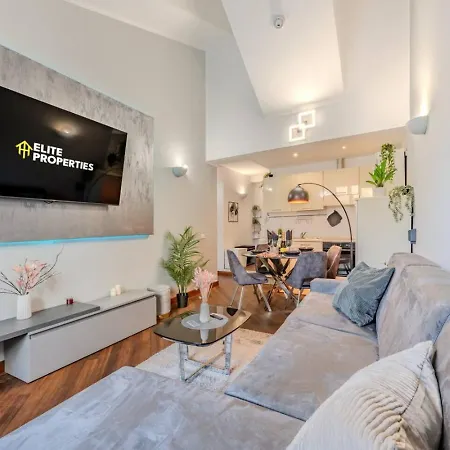 Aquarium Luxury Loft 2 - 6 Guest - Exclusive View
